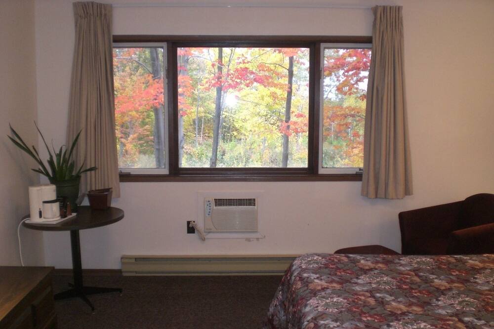 Photo of Bedroom in Blind River