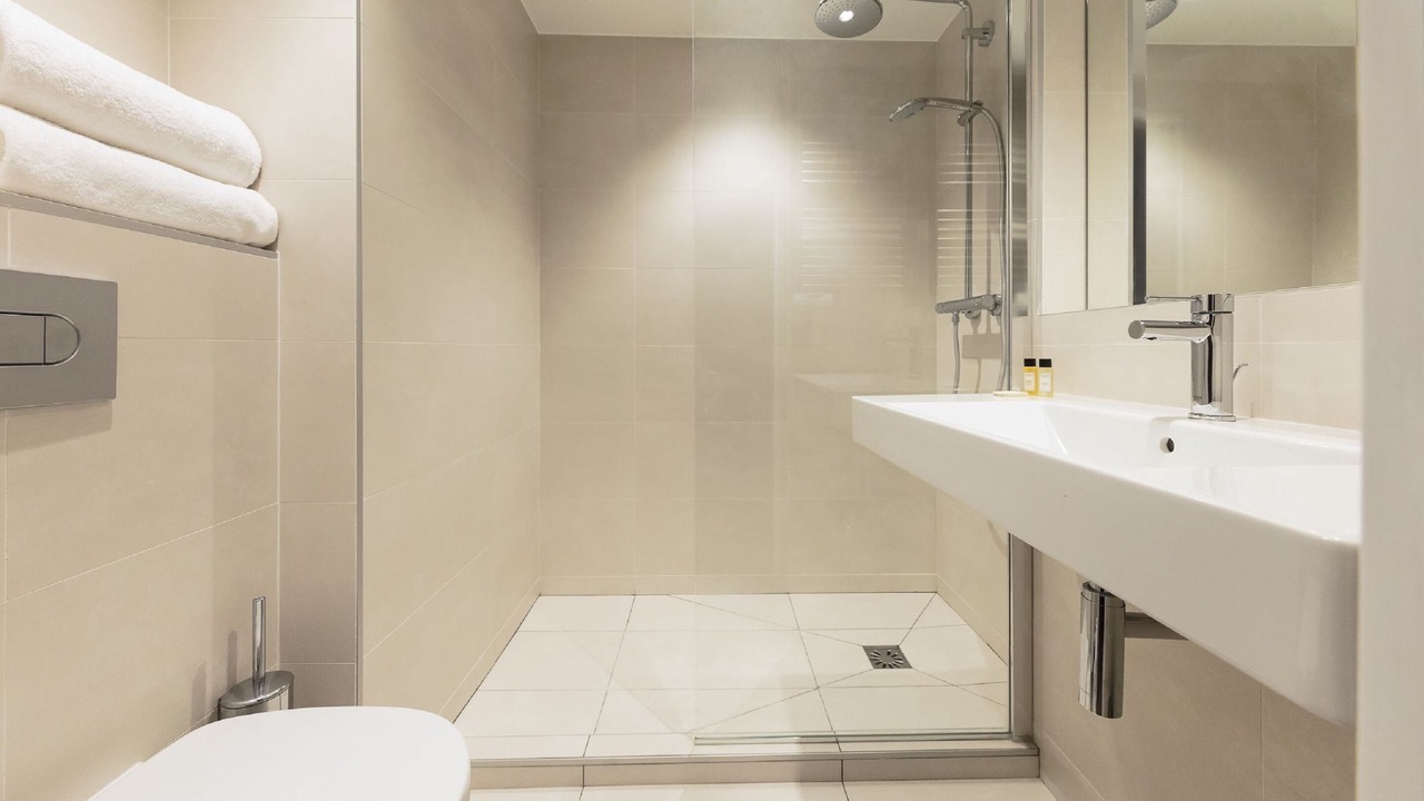 Photo of Bathroom in Antony