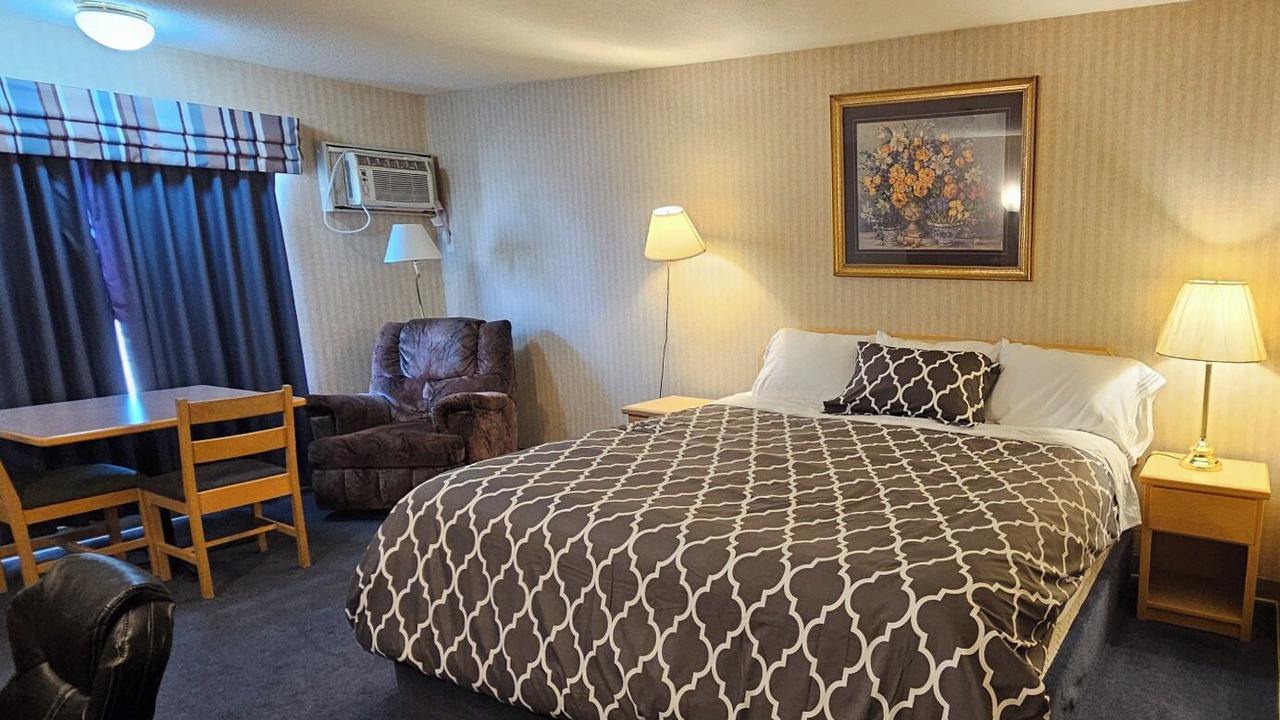 Photo of Bedroom in Weyburn