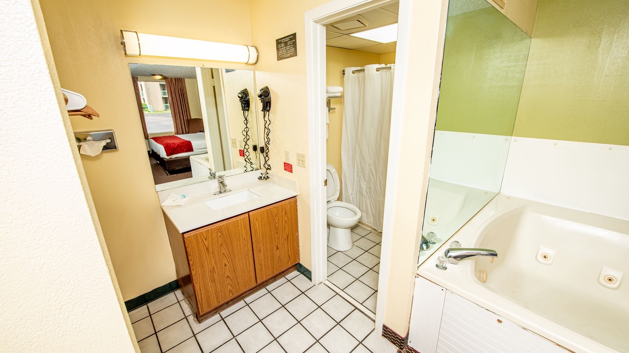 Photo of Bathroom in Pigeon Forge