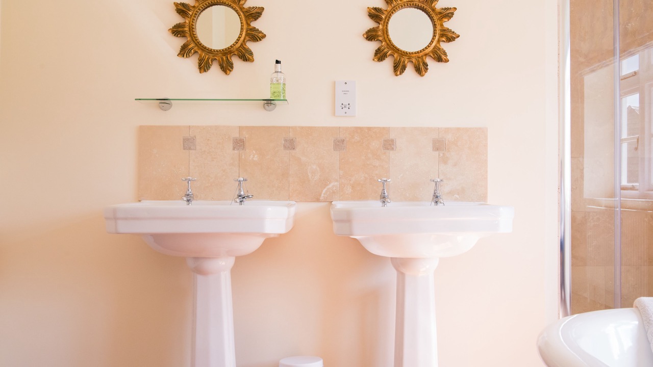 Photo of Bathroom in Broadwas