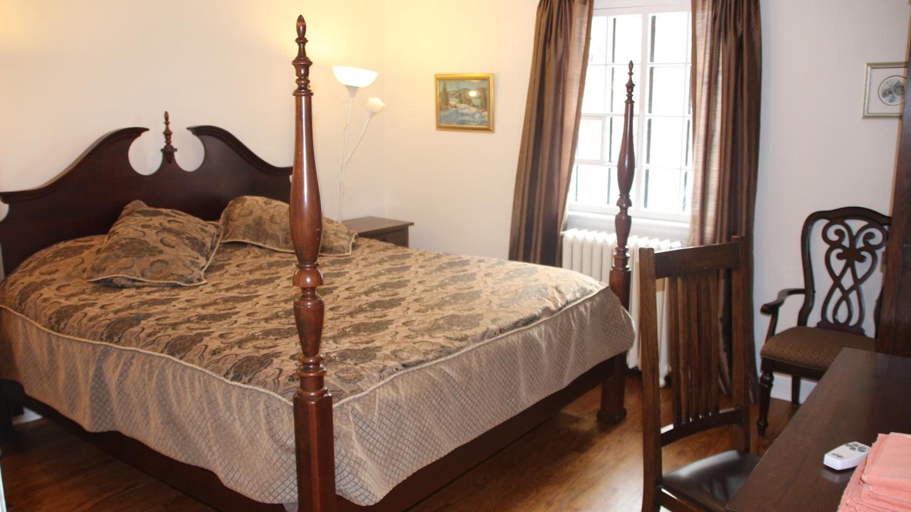 Photo of Bedroom in Sandy Hill
