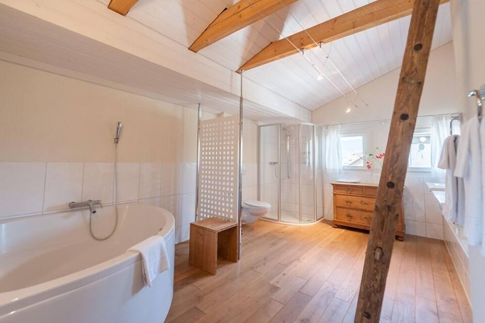 Photo of Bathroom in Lungern