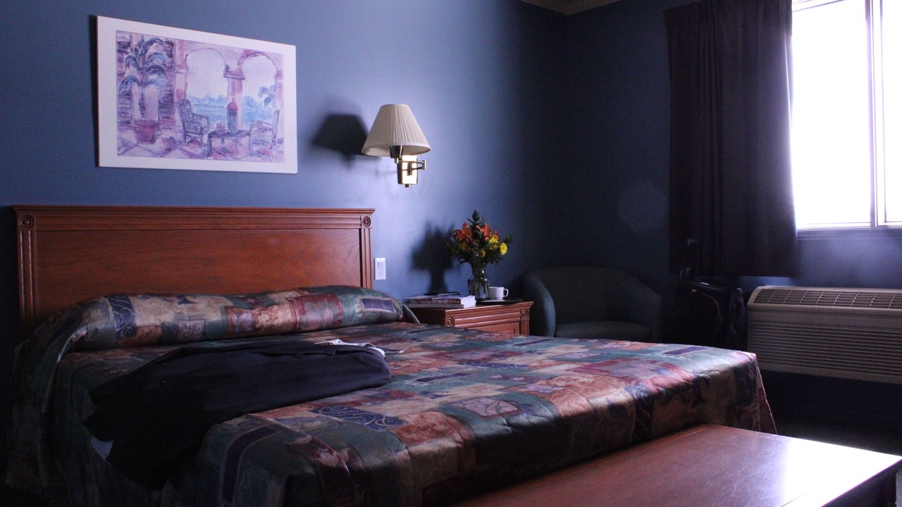 Photo of Bedroom in Asbestos
