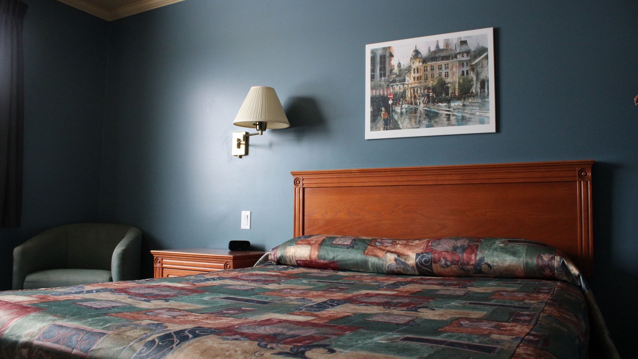 Photo of Bedroom in Asbestos