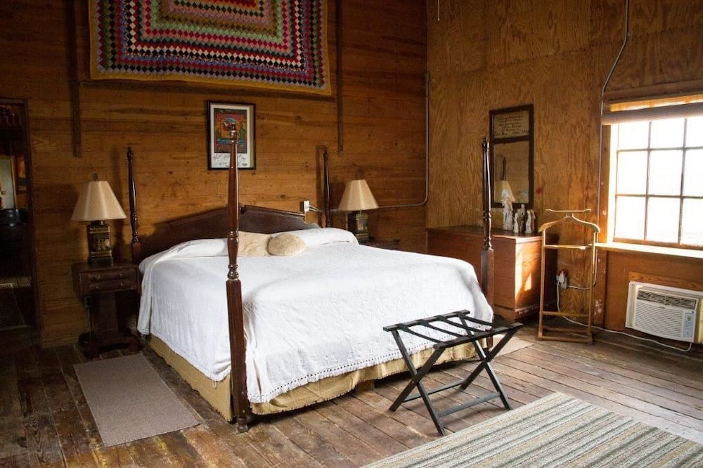 Photo of Bedroom in Clarksdale