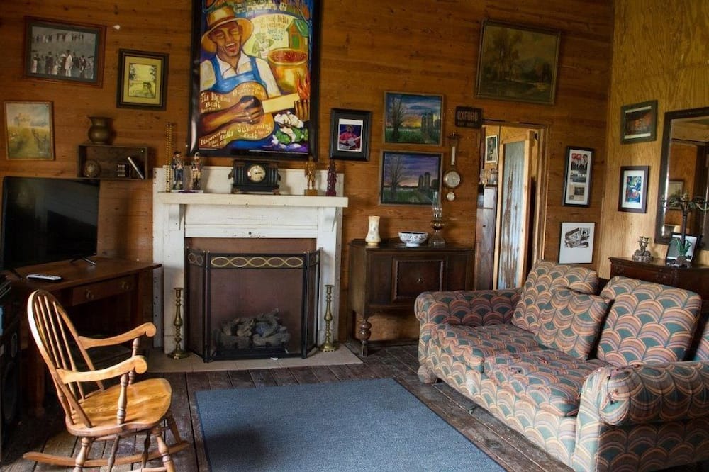 Photo of Livingroom in Clarksdale