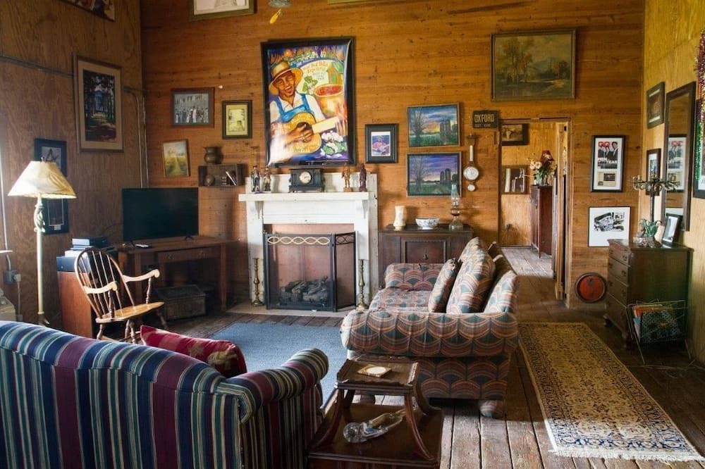 Photo of Livingroom in Clarksdale