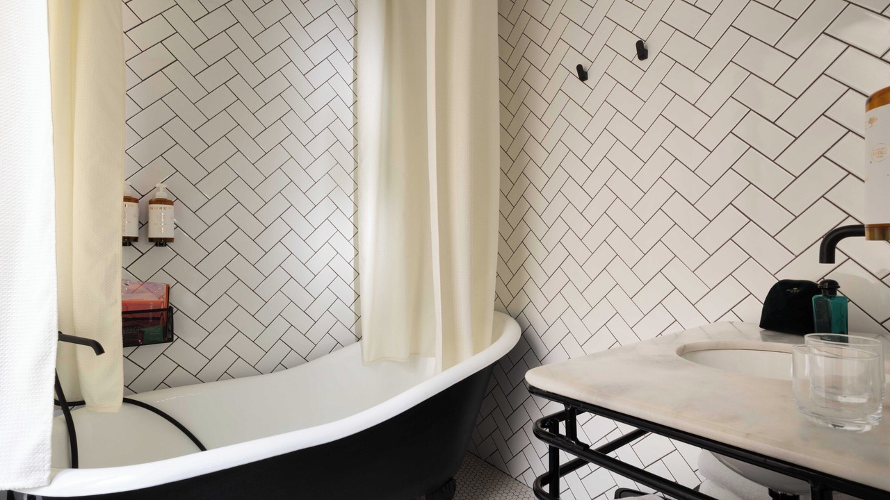 Photo of Bathroom in 13th Arrondissement