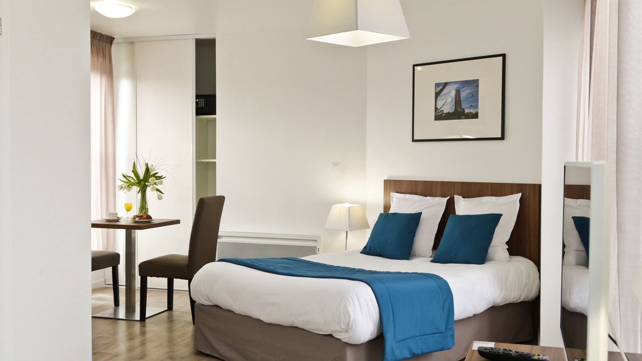 Photo of Bedroom in Sainte-Anne - Faubourg Noyon