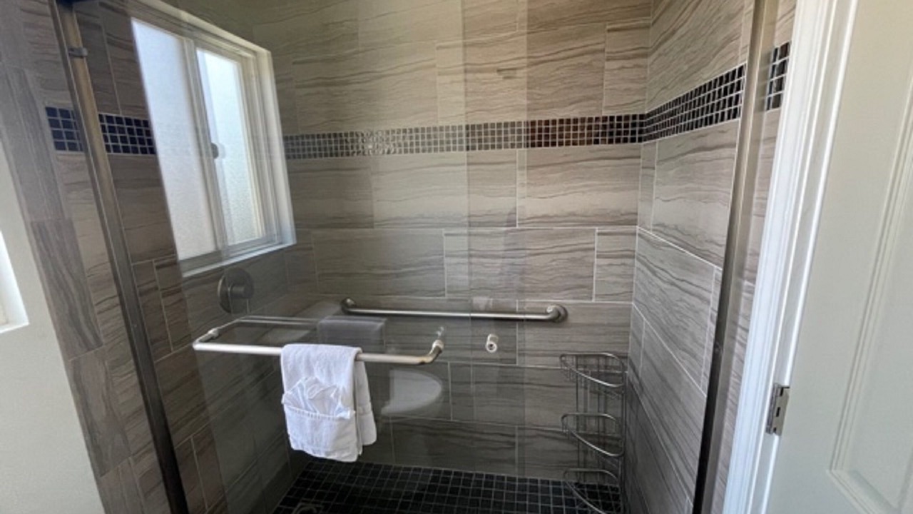Photo of Bathroom in East Manhattan Beach
