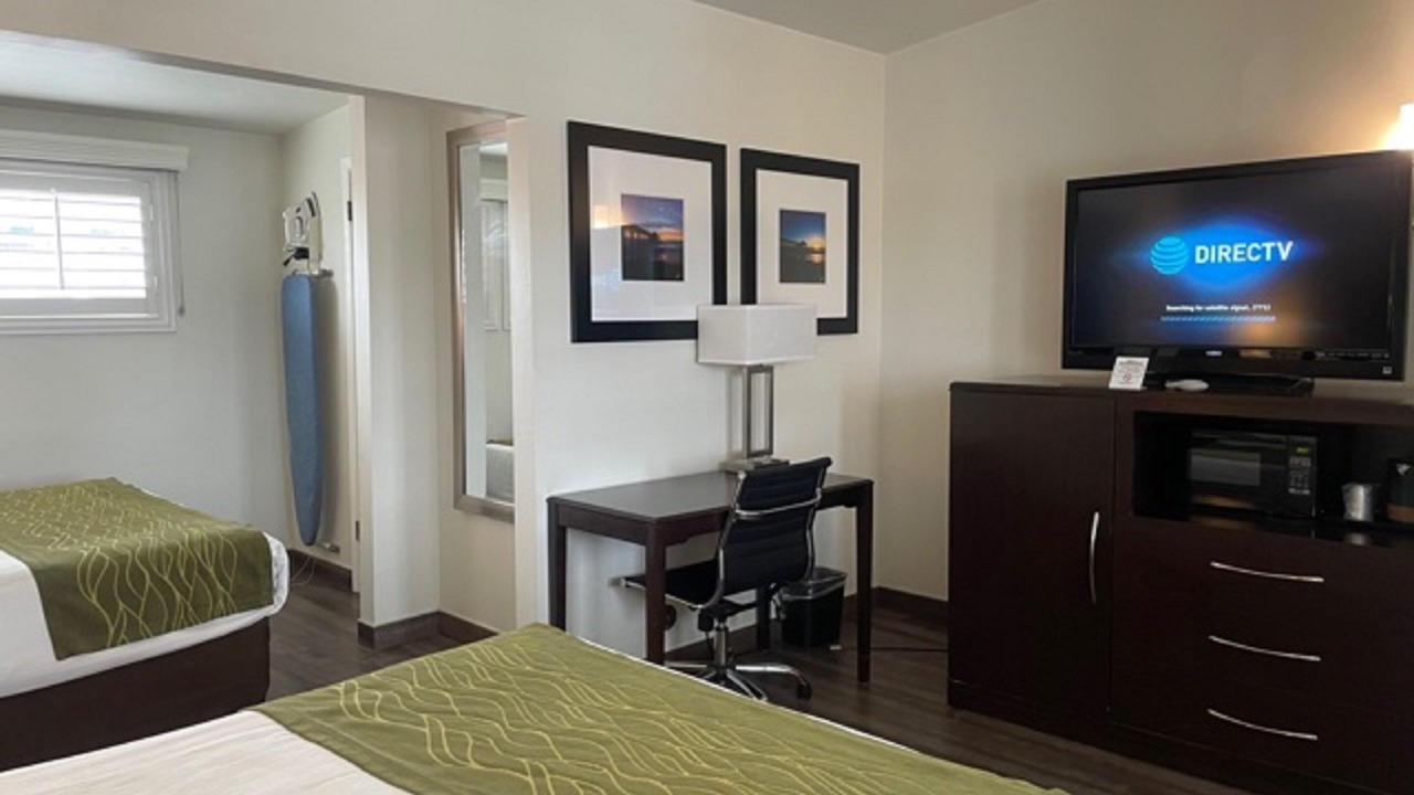 Photo of Bedroom in East Manhattan Beach