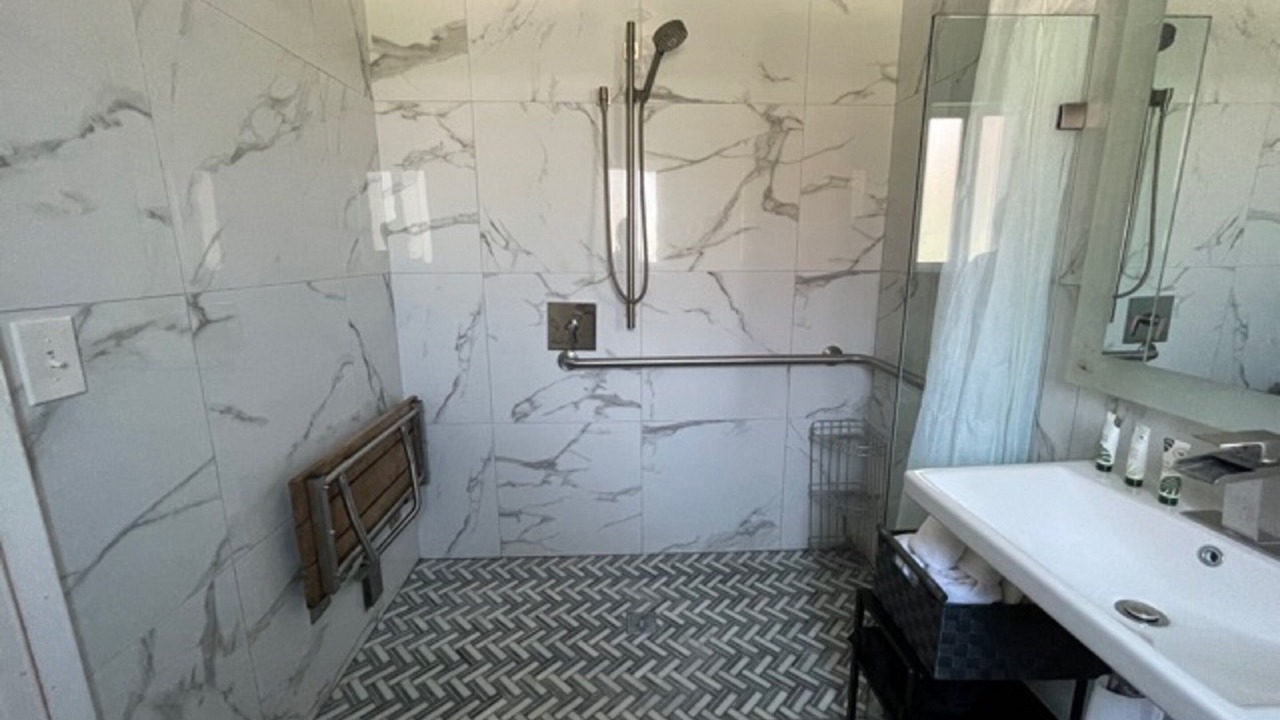 Photo of Bathroom in East Manhattan Beach