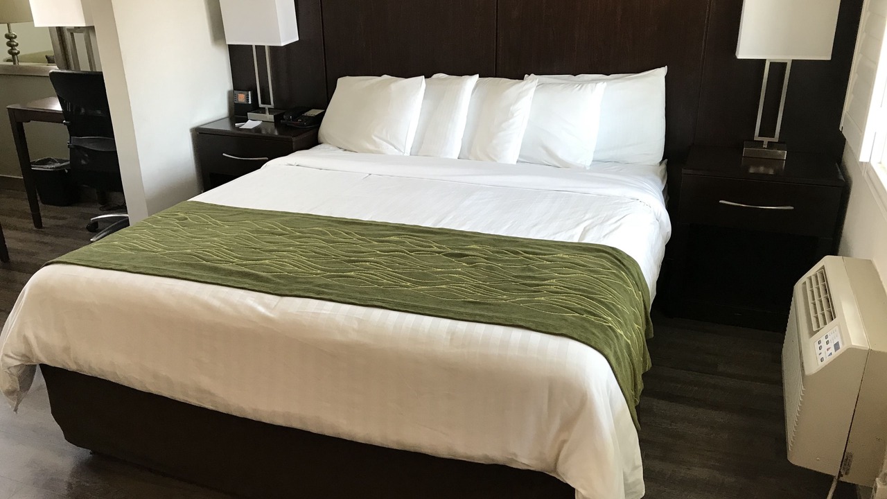 Photo of Bedroom in East Manhattan Beach