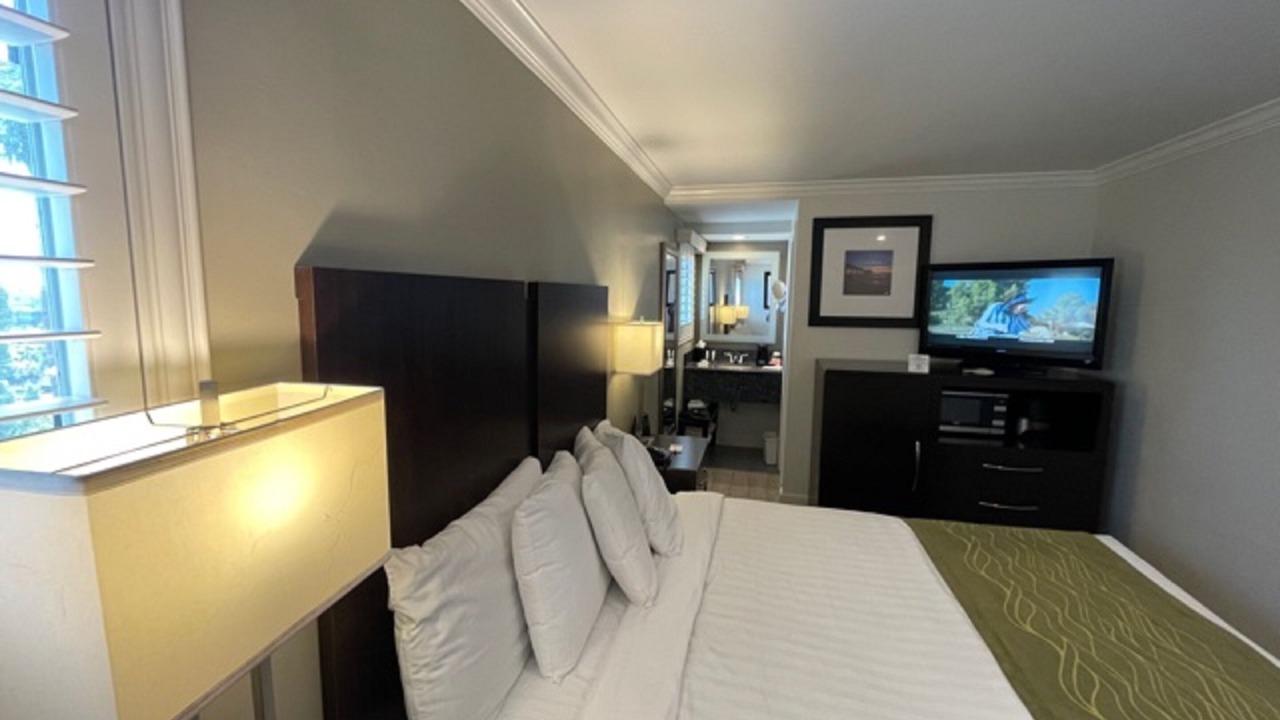 Photo of Bedroom in East Manhattan Beach