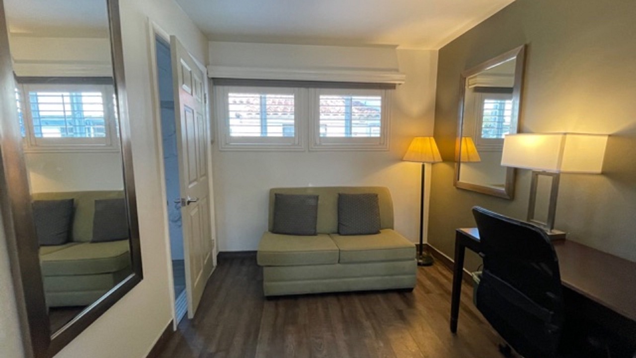 Photo of Bedroom in East Manhattan Beach