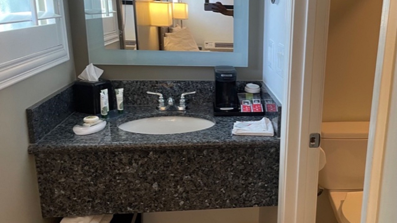Photo of Bathroom in East Manhattan Beach