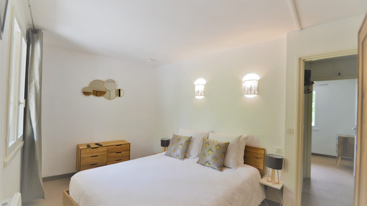 Photo of Bedroom in Villars-Colmars