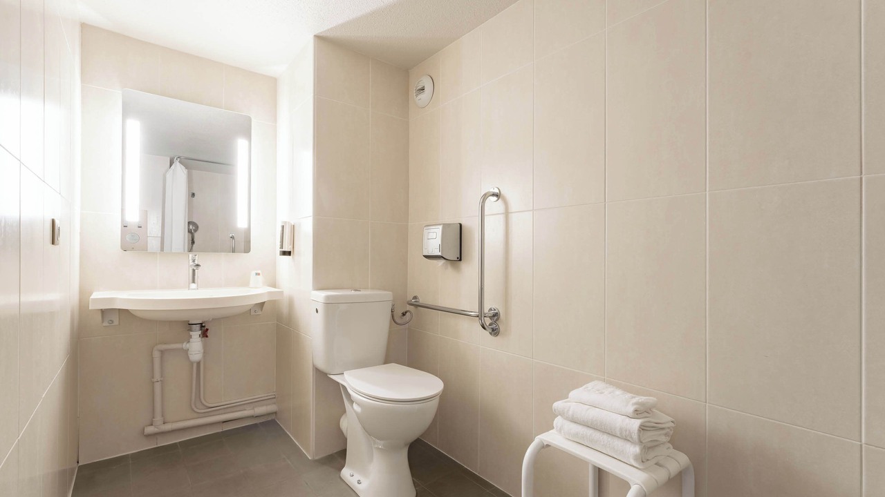 Photo of Bathroom in Calais Frethun