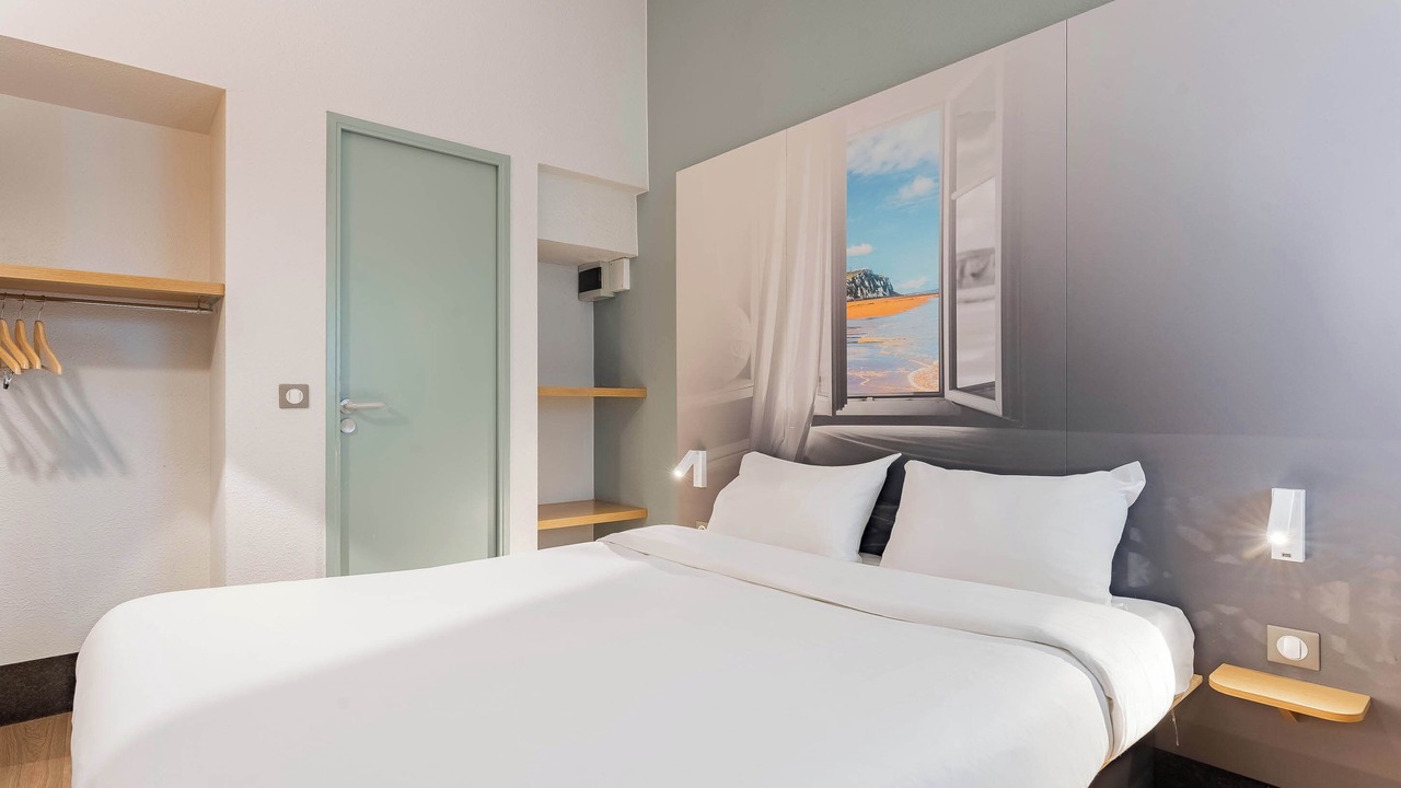 Photo of Bedroom in Calais Frethun