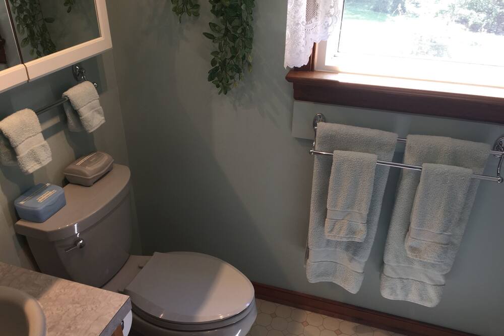 Photo of Bathroom in Hanover