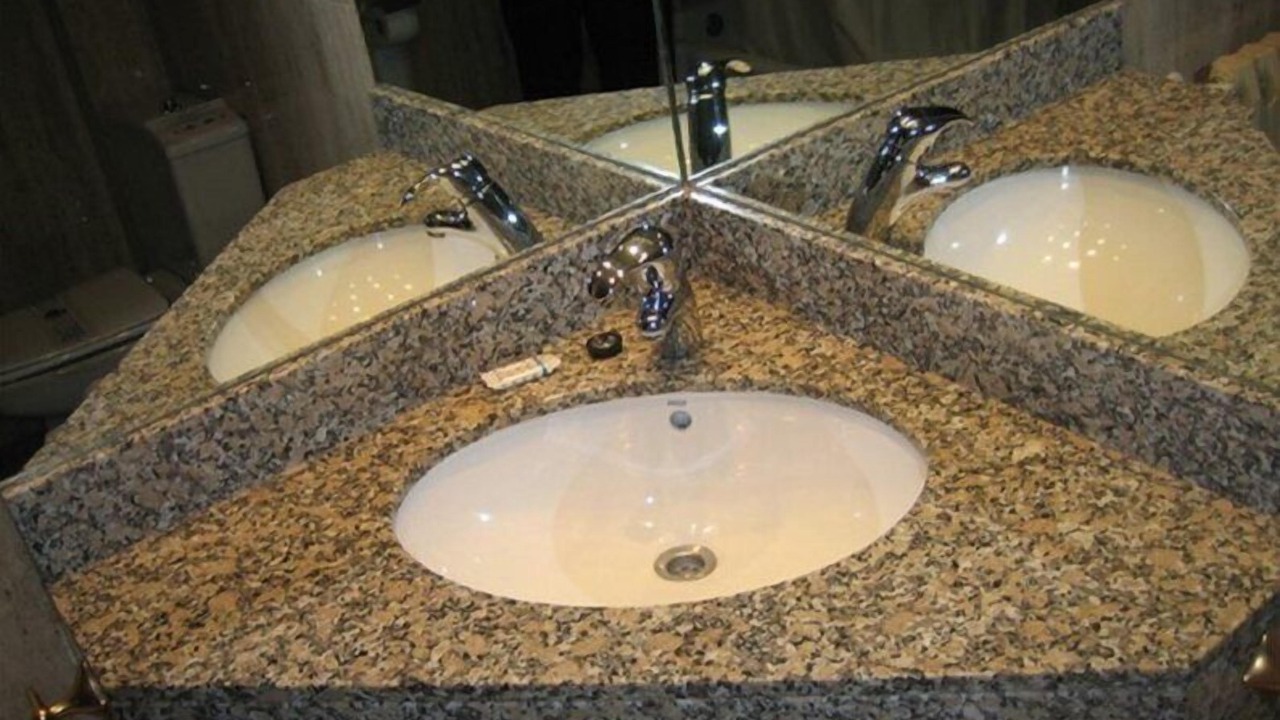 Photo of Bathroom in La Puebla de Alfinden
