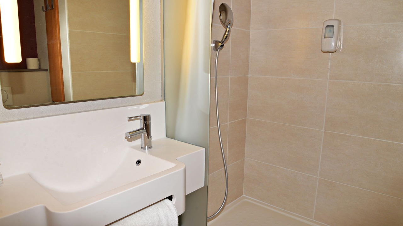 Photo of Bathroom in Saint-Martin-de-Valgalgues
