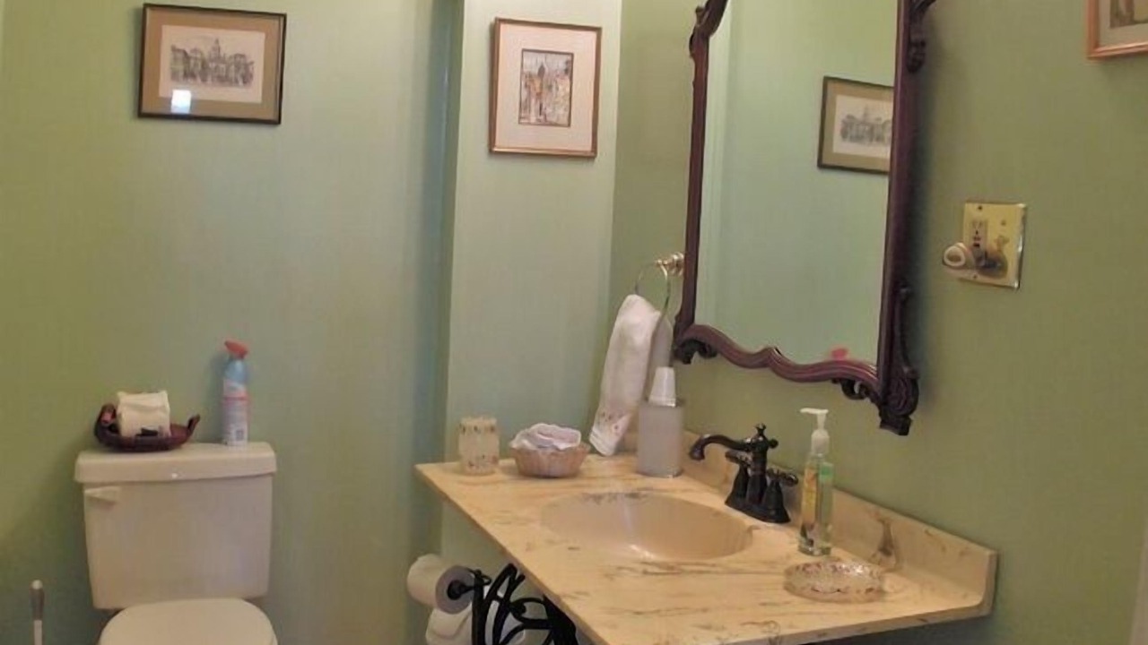 Photo of Bathroom in Downtown Baltimore