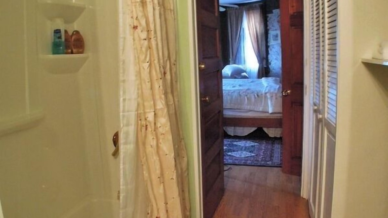 Photo of Bathroom in Downtown Baltimore