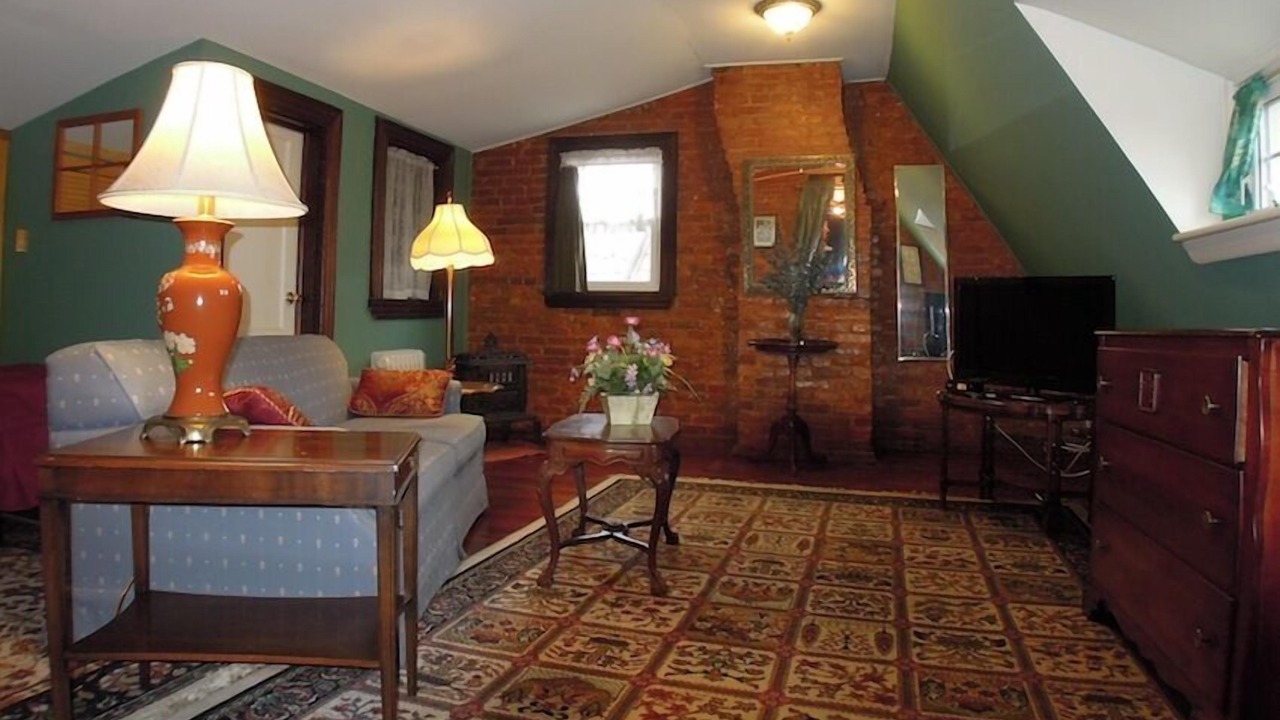 Photo of Bedroom in Downtown Baltimore