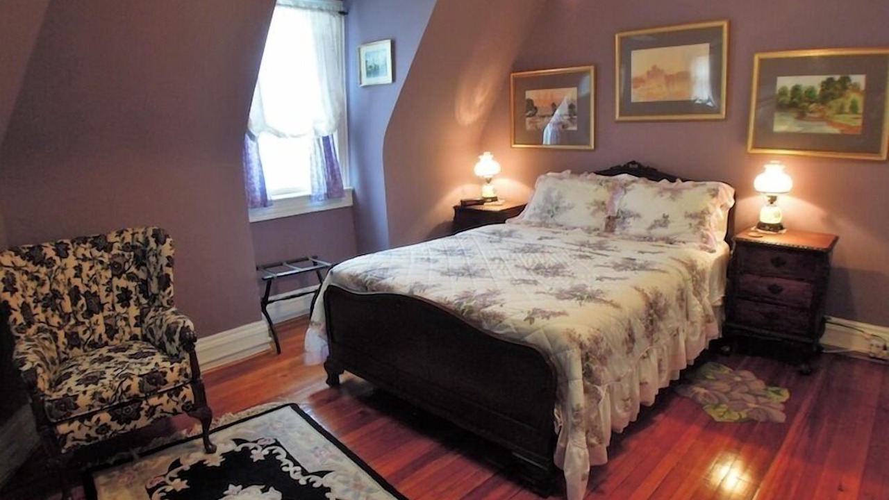 Photo of Bedroom in Downtown Baltimore