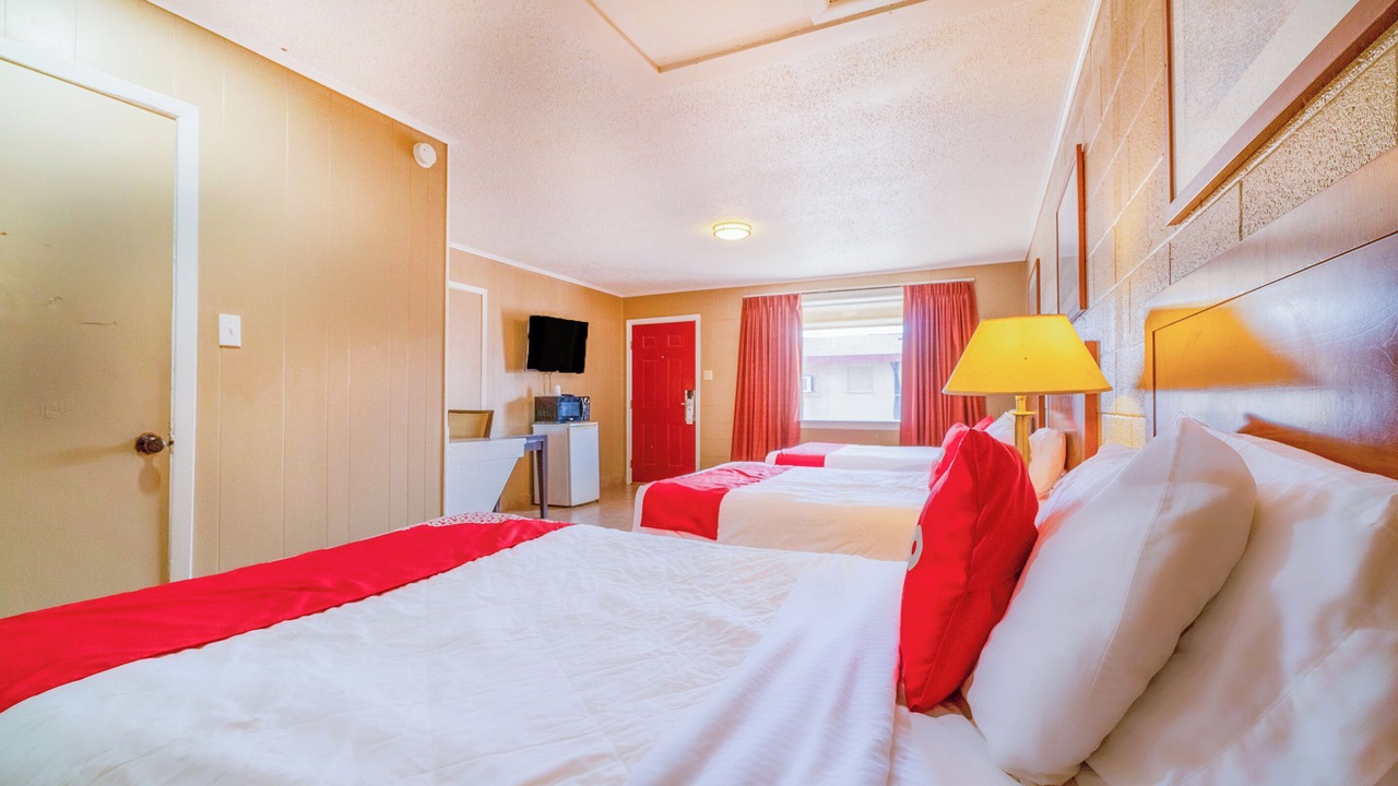 Photo of Bedroom in Beeville