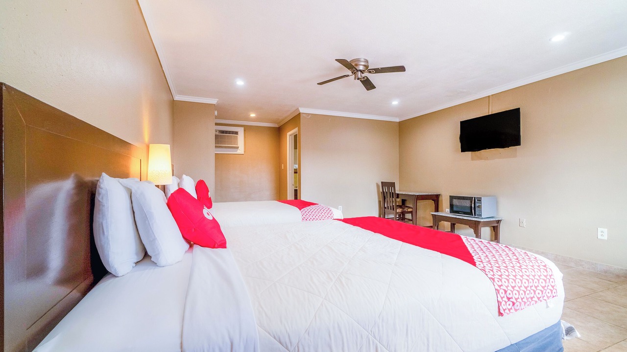 Photo of Bedroom in Beeville