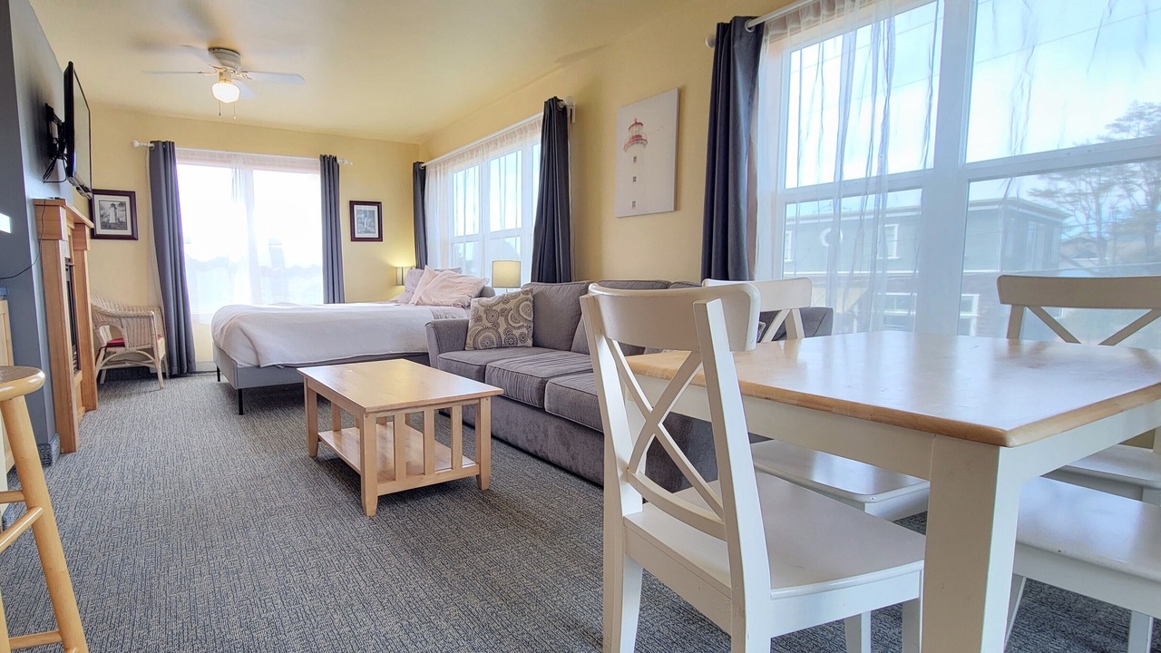 Photo of Livingroom in Downtown Cannon Beach