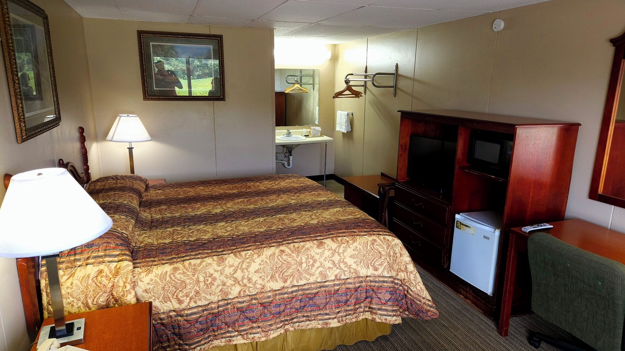 Photo of Bedroom in Rogersville