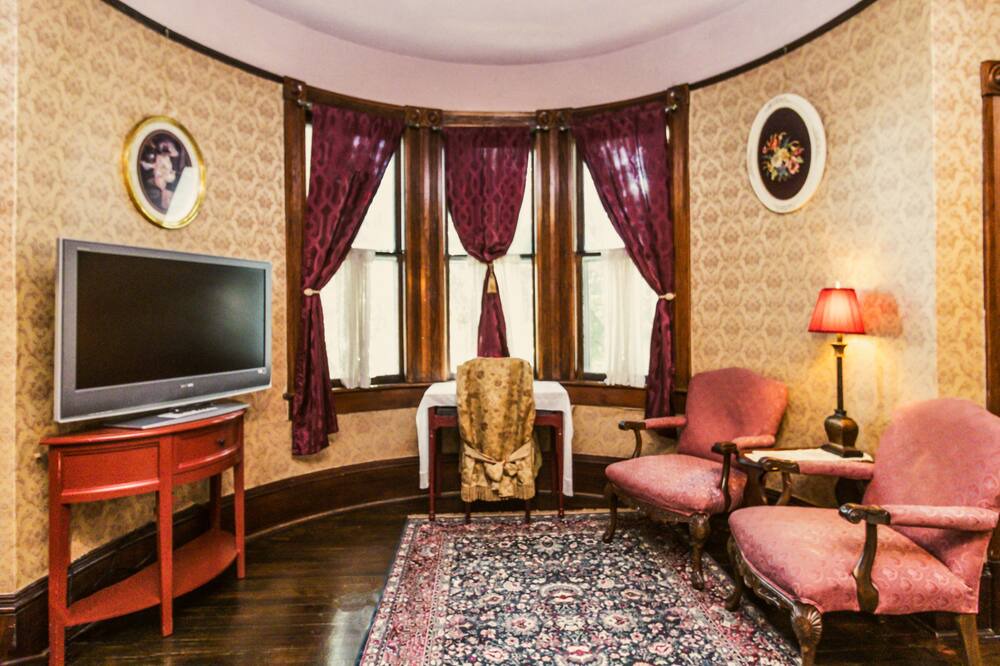 Photo of Livingroom in Toccoa