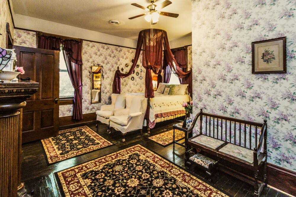 Photo of Bedroom in Toccoa