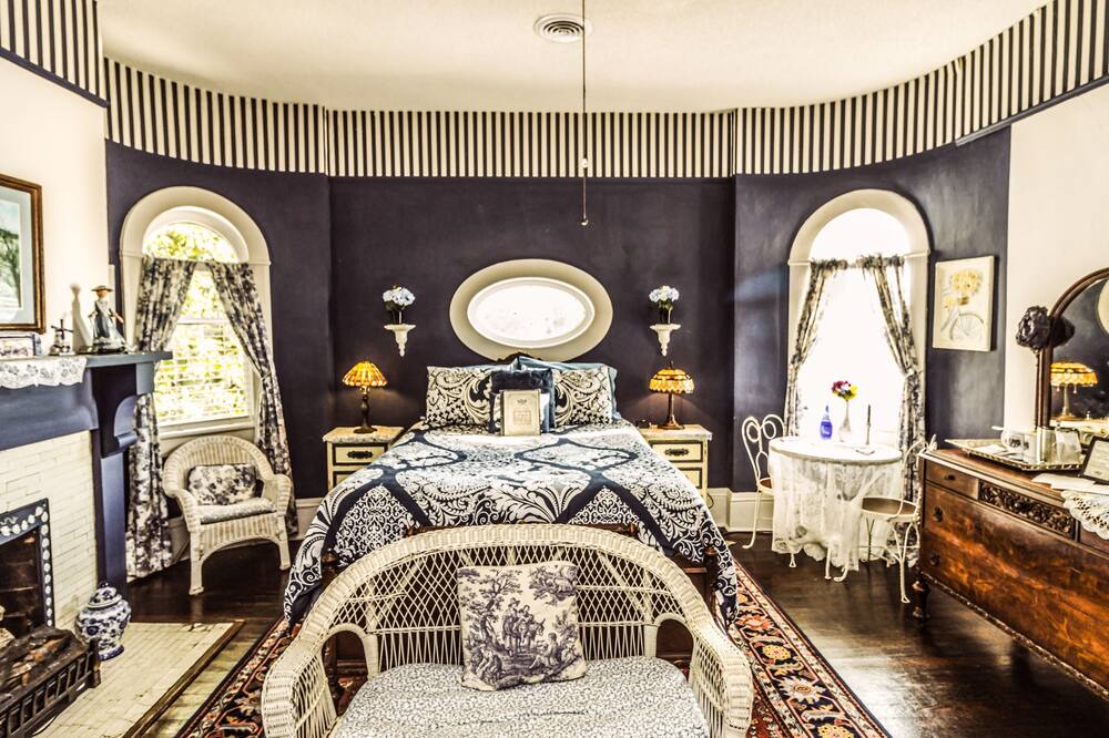 Photo of Bedroom in Toccoa