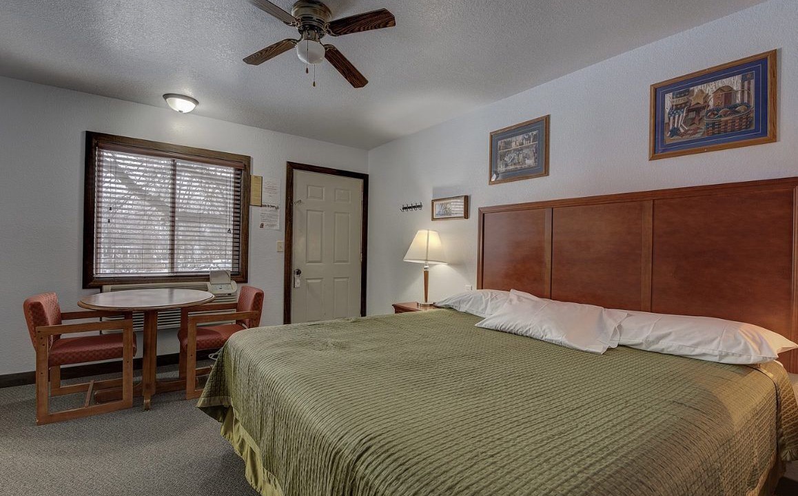 Photo of Bedroom in Spirit Lake