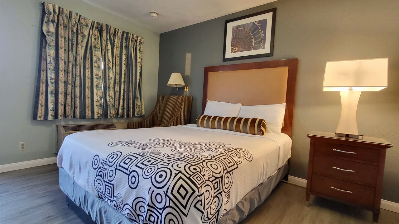 Photo of Bedroom in Barstow
