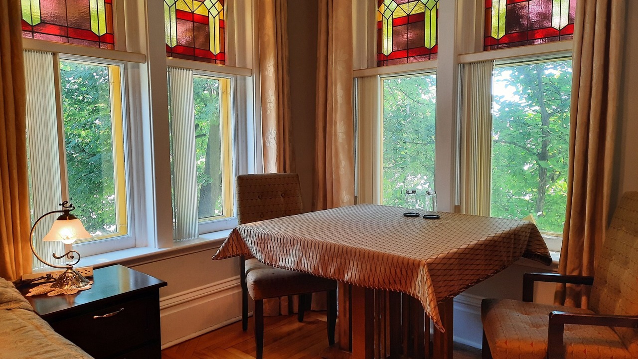 Photo of Livingroom in Louiseville