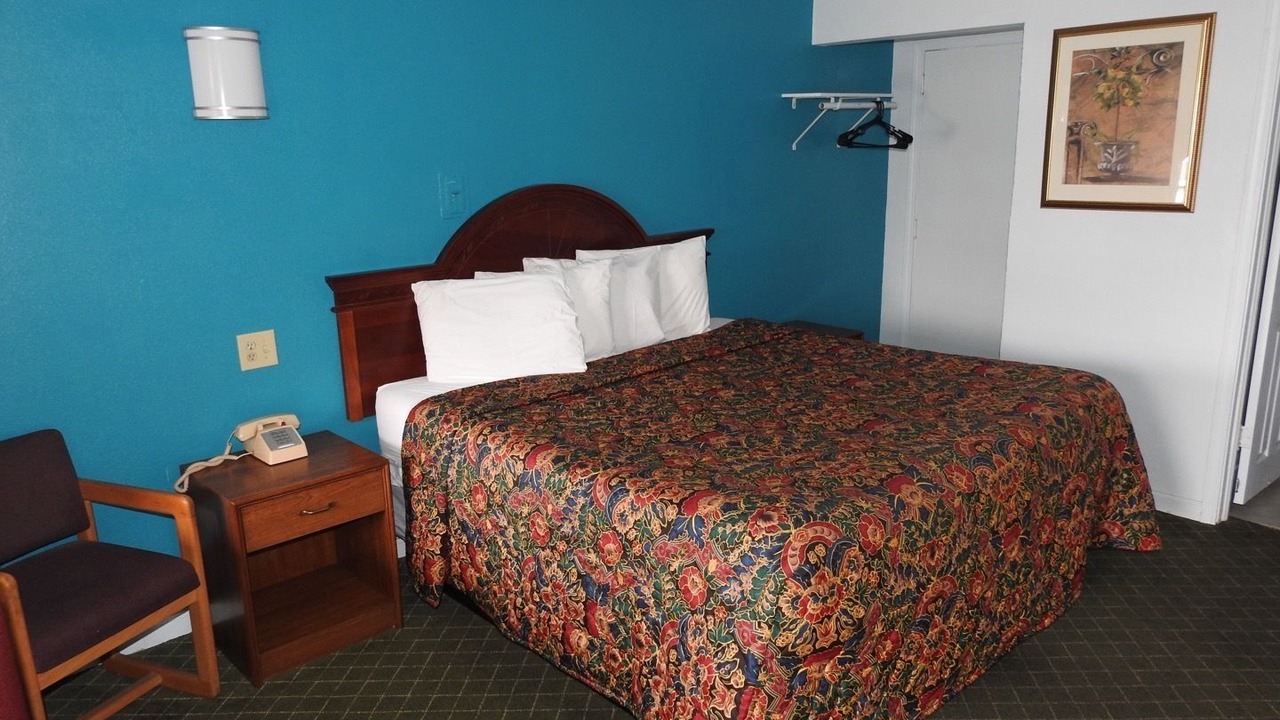 Photo of Bedroom in Roswell