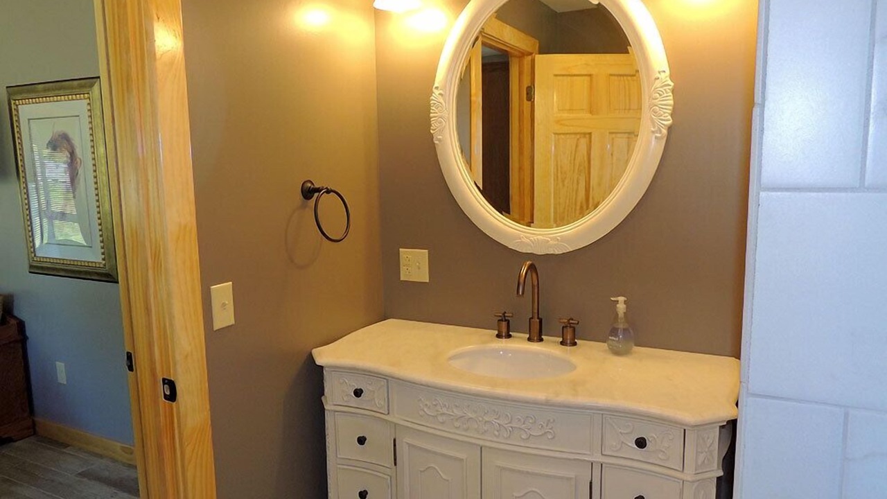 Photo of Bathroom in Cape Vincent