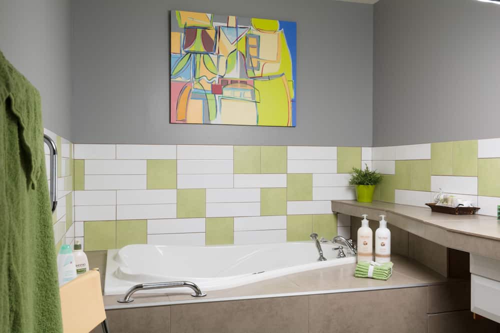 Photo of Bathroom in Chateau-Richer