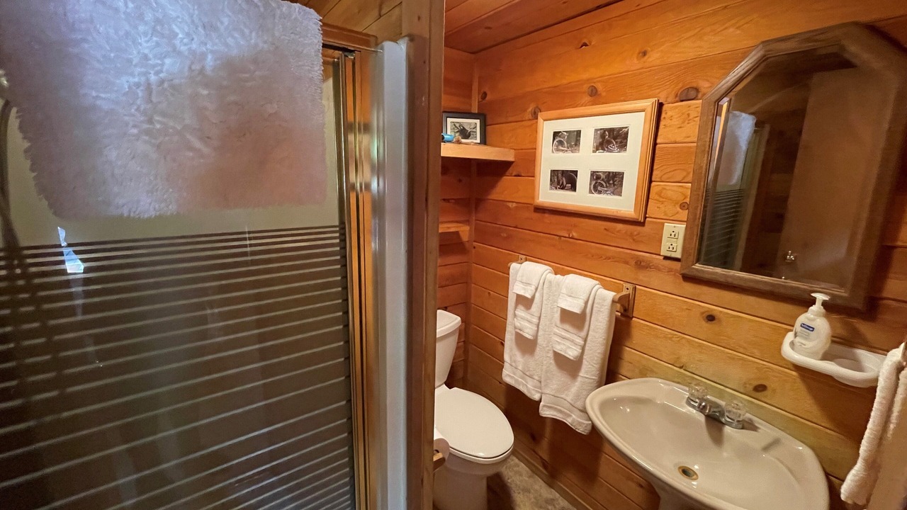 Photo of Bathroom in Bijou Park