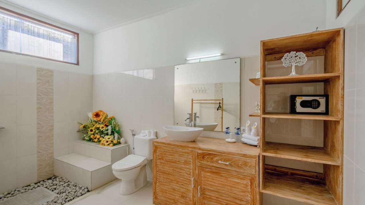 Photo of Bathroom in Laksmana