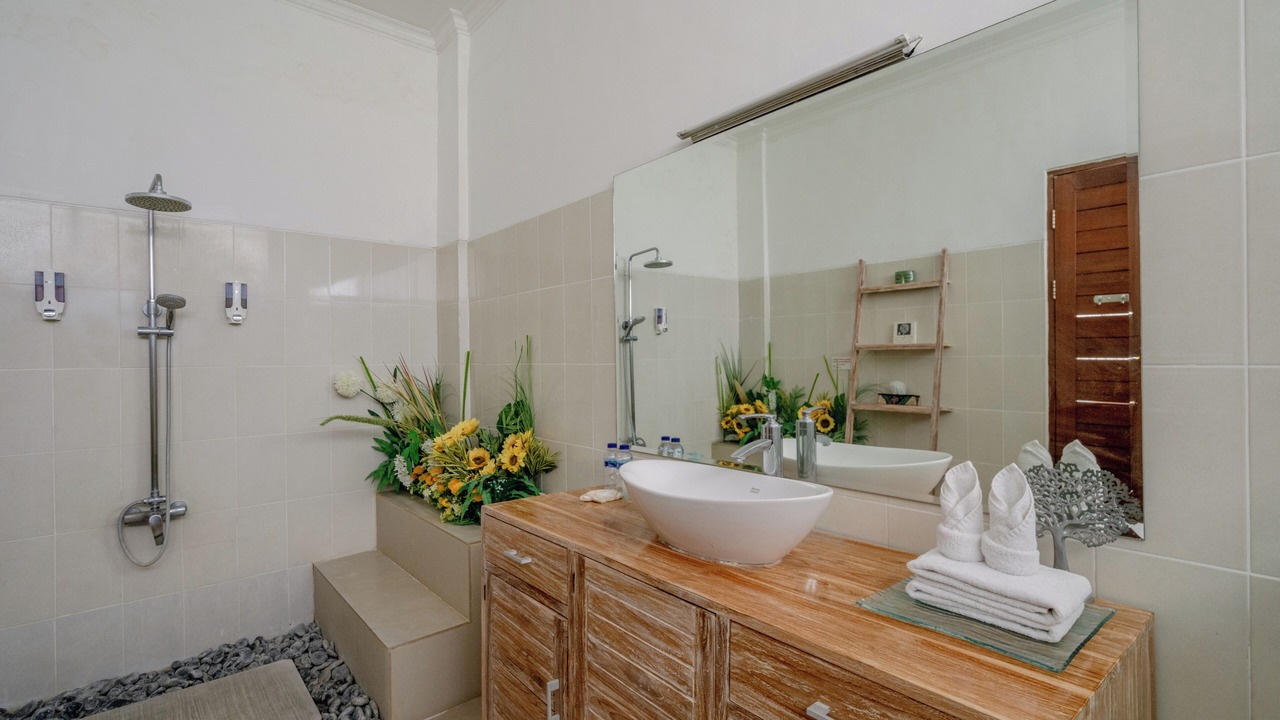 Photo of Bathroom in Laksmana