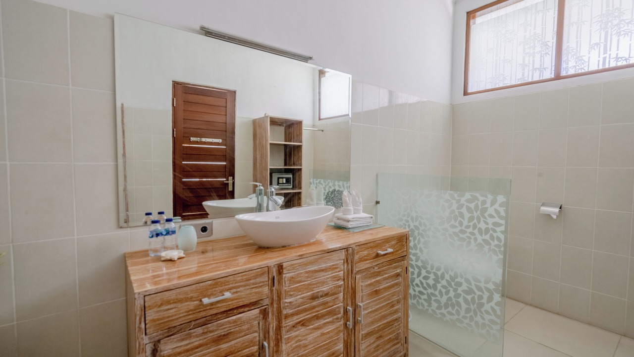 Photo of Bathroom in Laksmana