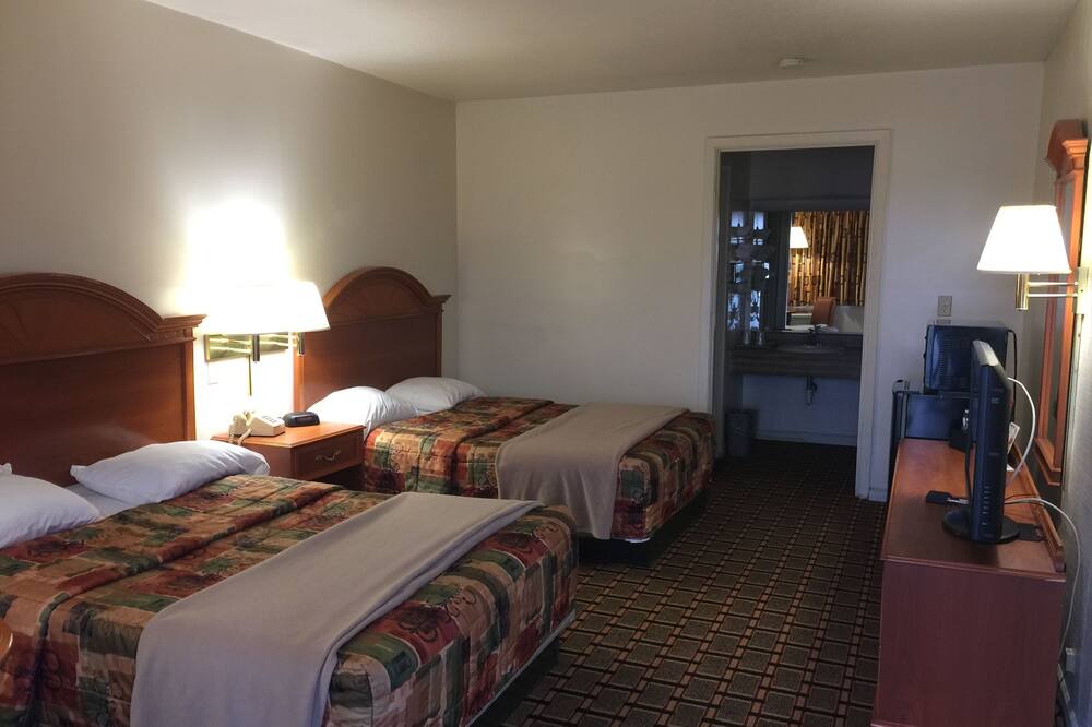 Photo of Bedroom in Daleville