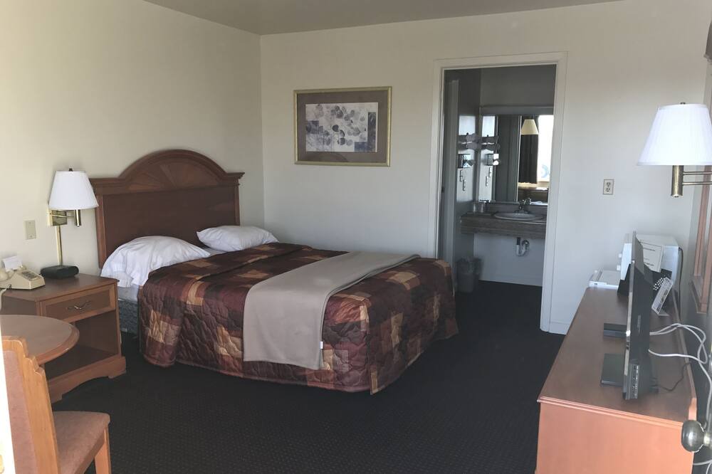 Photo of Bedroom in Daleville